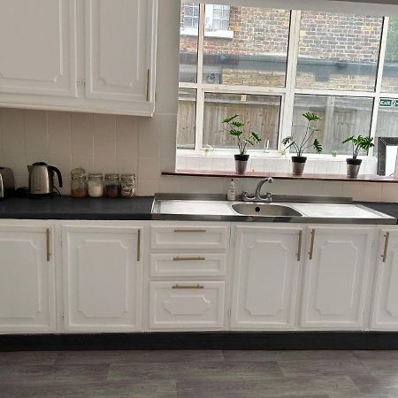 Balham, South London Spacious Guest House F2, 6 Rooms Available Londres Exterior foto