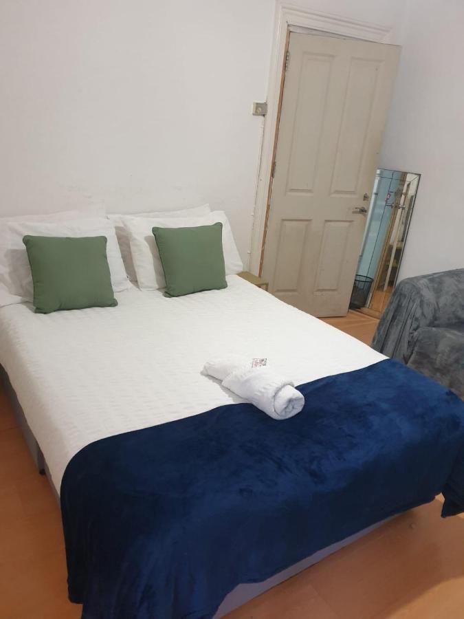 Balham, South London Spacious Guest House F2, 6 Rooms Available Londres Exterior foto