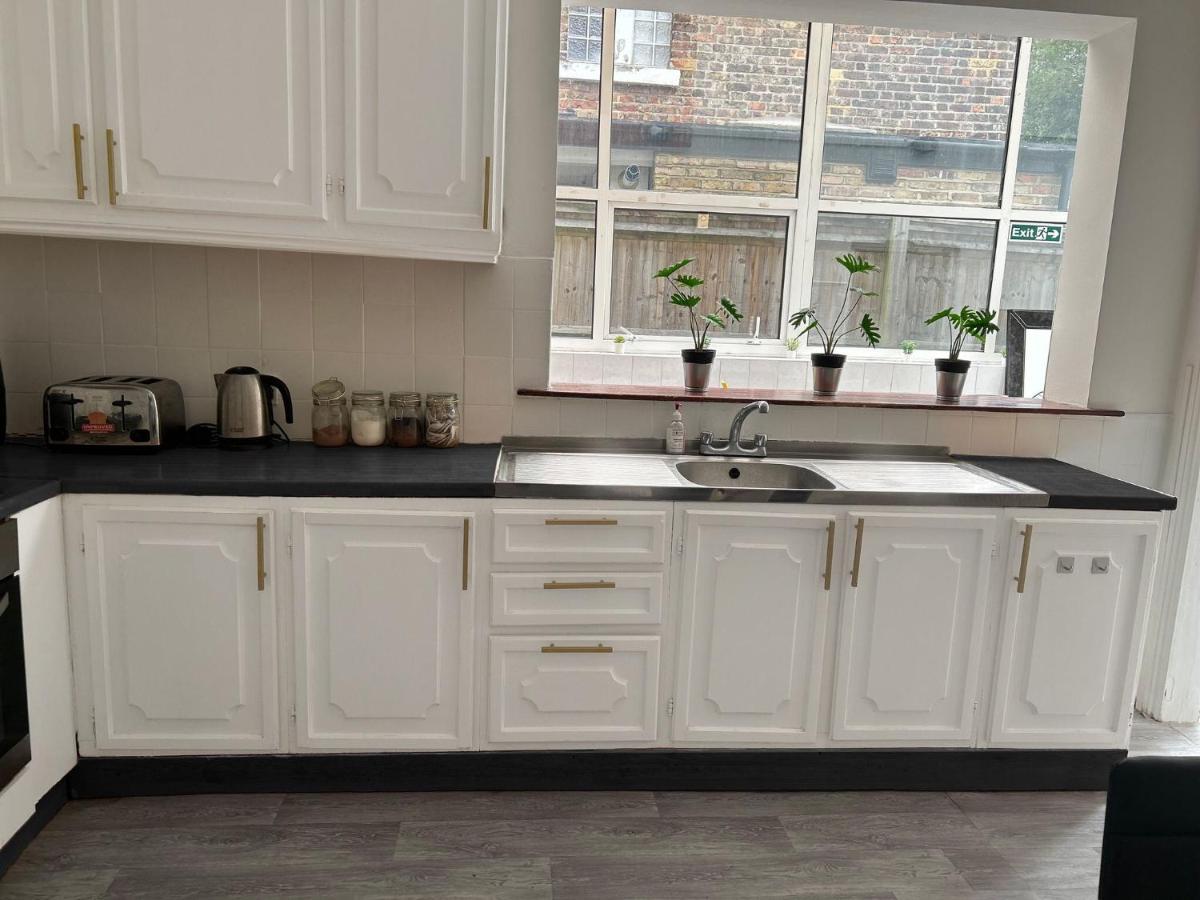 Balham, South London Spacious Guest House F2, 6 Rooms Available Londres Exterior foto